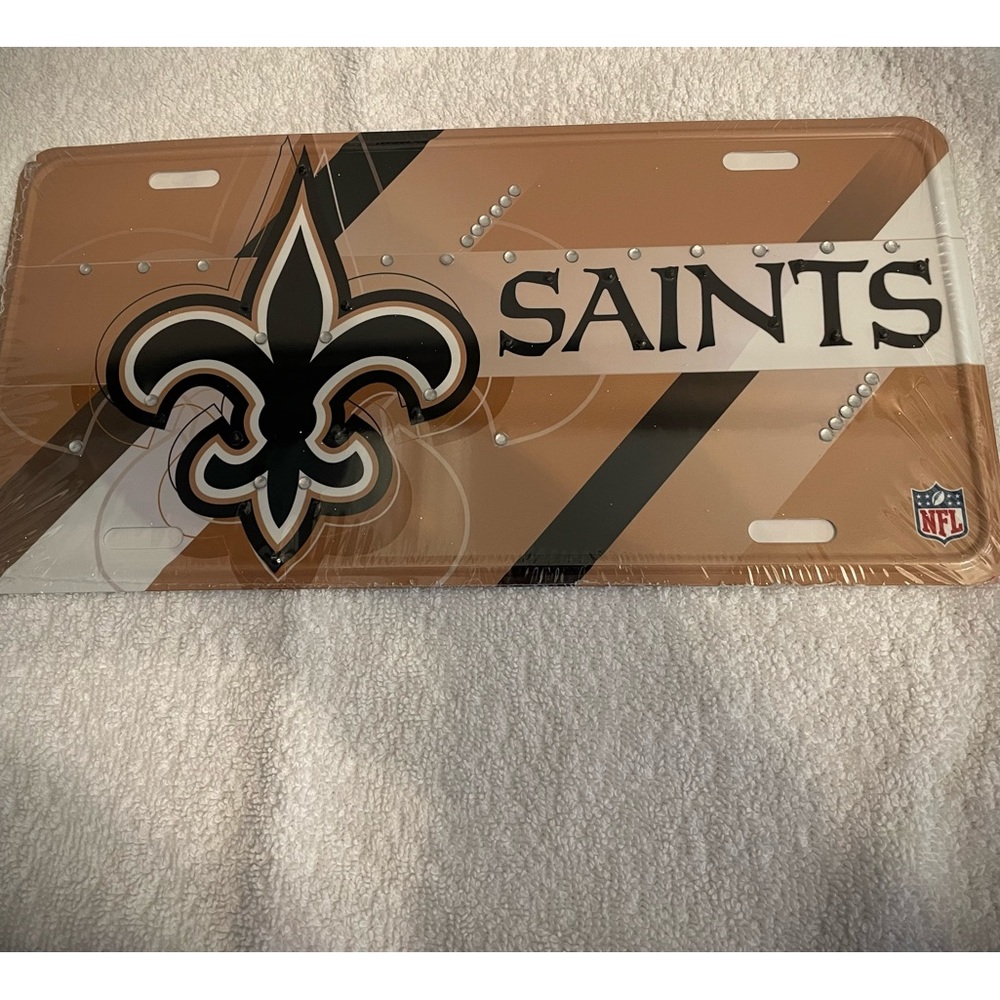 New Orleans Saints License Plate Tag w/Bling for Women  Brand New. #1050.